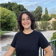 Graduada en Pedagogía y Orientación Educativa, con muchas ganas de enseñar y motivar a niños de Primaria.